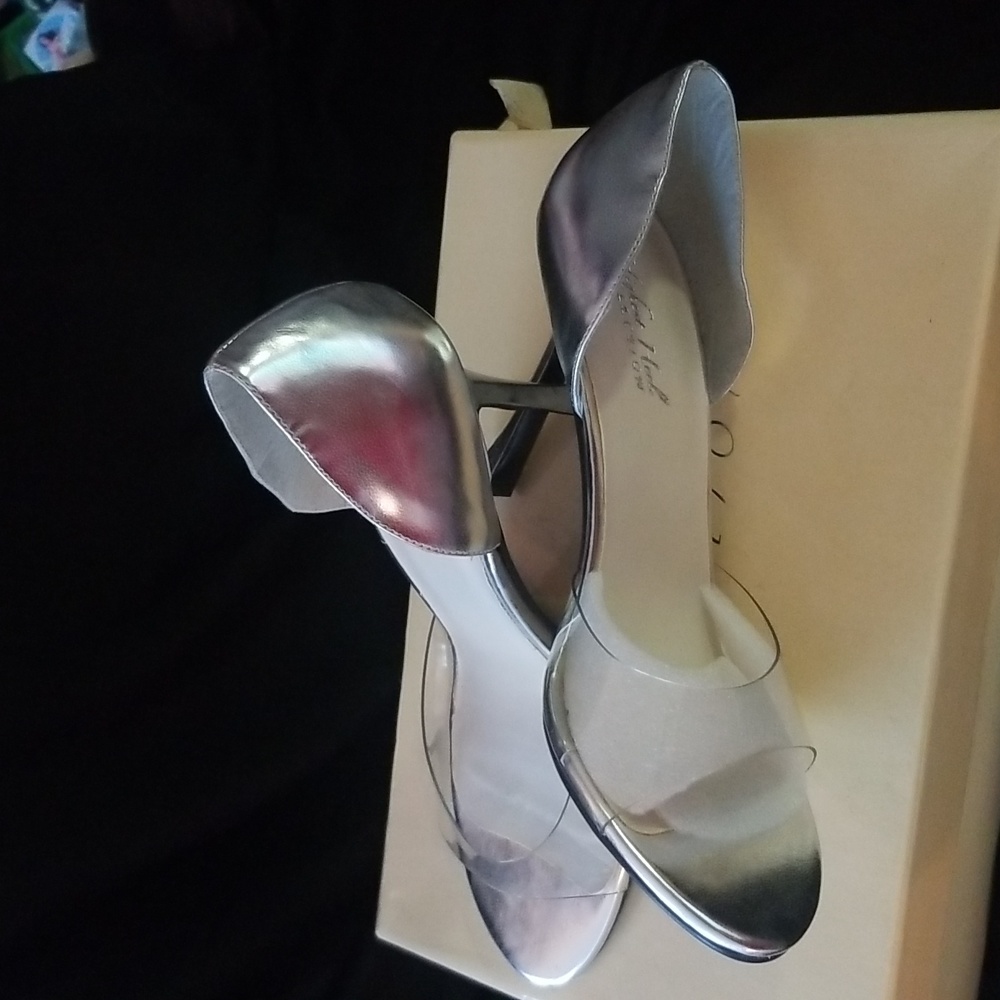 High heel shoe Clearview  silver sz. 9